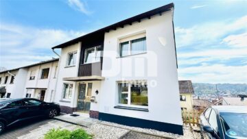 (R)eserviert!Hochwertiges Drei- bis Vierfamilienhaus in erhobener Ortsrandlage 63619 Bad Orb, Mehrfamilienhaus